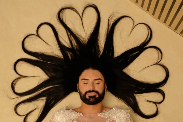 Ryan Clark recreates iconic selfies