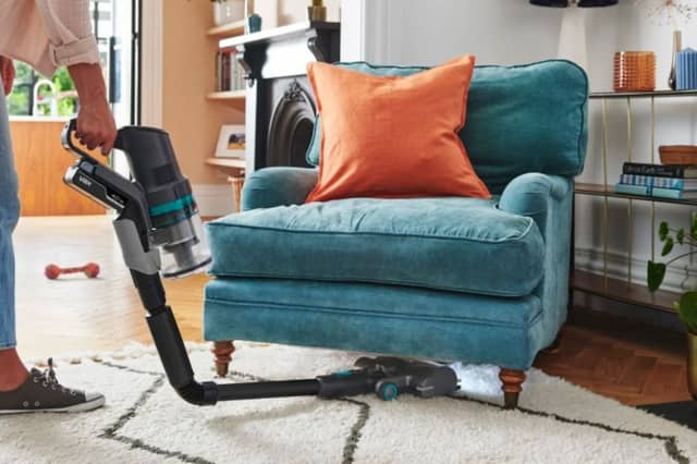 I tried the VAX HomePro cordless vacuum cleaner but does it work on pet hair
