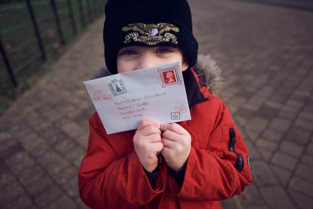 Royal Mail is hiring 20,000 temporary staff across the UK to handle Christmas post and parcels (Photo: Gareth Cattermole/Getty Images)