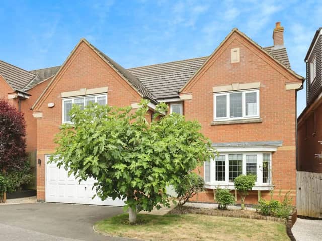 Spacious 4-bedroom detached home in Northampton for £695,000