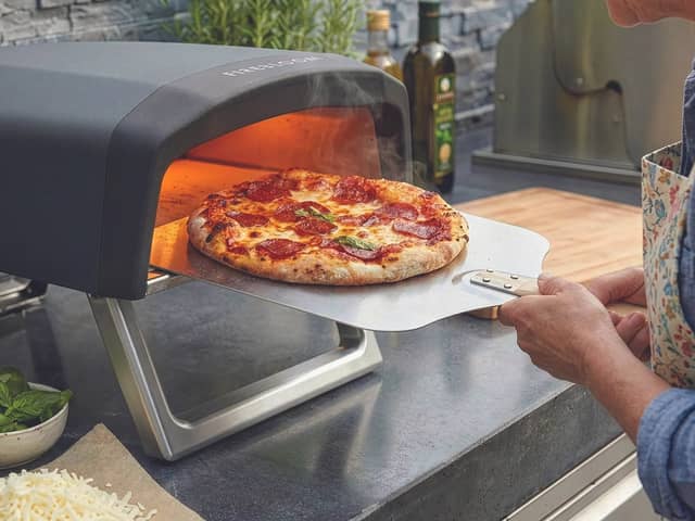 Get crisp, stone-baked bases and deliciously melted toppings in minutes with the Firebloom EP01 Electric Pizza Oven.