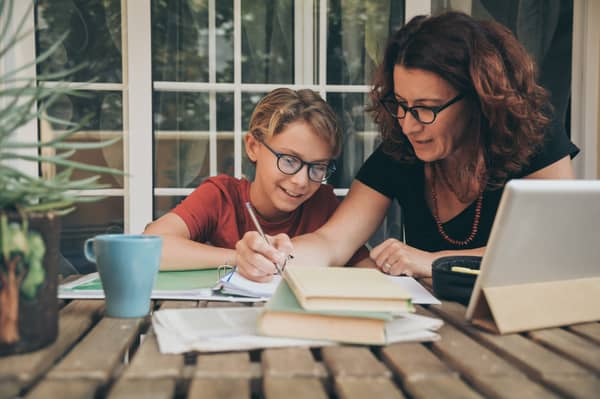 The course develops tutors' ability to adapt teaching to the individual, respond in real time, and support learner progress