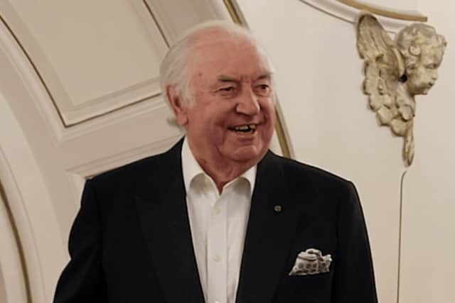 Acclaimed comedian and raconteur Jimmy Tarbuck will reflect on a remarkable life in showbiz