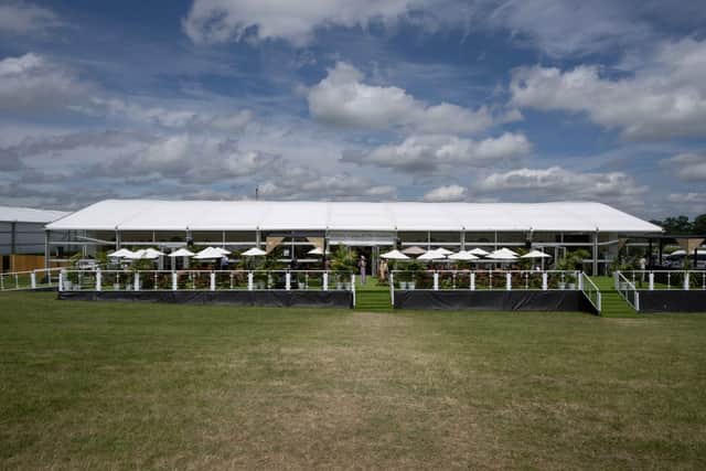18.06.26 Ascot
Neptunus structures assembled at Royal Ascot week in June