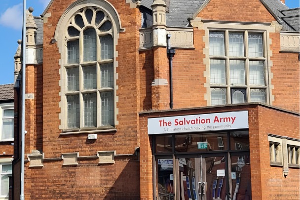 Kettering Salvation Army members take on 23km London Bridges Walk to build ...