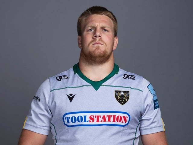 Was unfortunate to find himself one-on-one with the fleet-footed Ben Earl during the first half, but bounced back and carried really well... 7.5