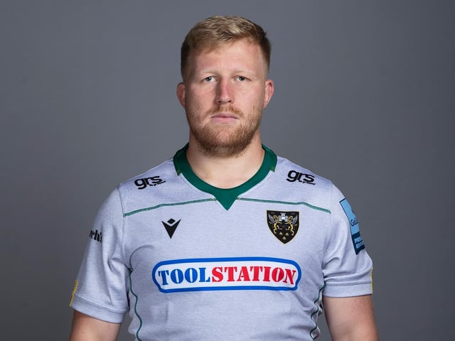 A huge display from the hooker, who lasted the full 80 minutes in a physical encounter... 8