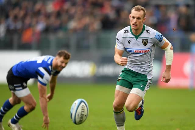 Rory Hutchinson kicked ahead to score early on