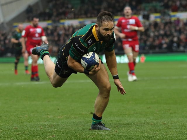Looked so hungry for action, making one huge hit and constantly intercepting as he put real pressure on Lyon. Almost had a try, too... 8