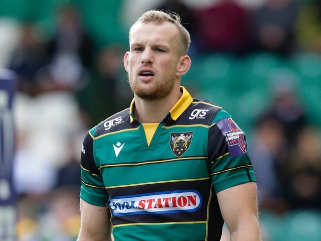 Was tested in defence but pulled the strings once again for Saints and his finish for the only first-half try was exceptional... 7.5