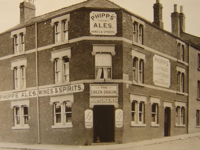 A slightly older photo, The site of the former Green Dragon - which shut in 1969 - is now under the corner of the Mayorhold carp park.