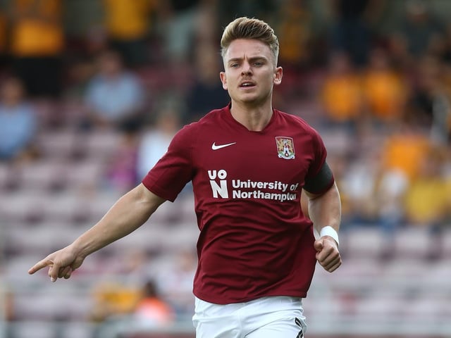 Nobody can ever question Hoskins' work-rate and he again put in a shift. But he didn't get any change out of left-back Lewis Gibson all game... 6.5