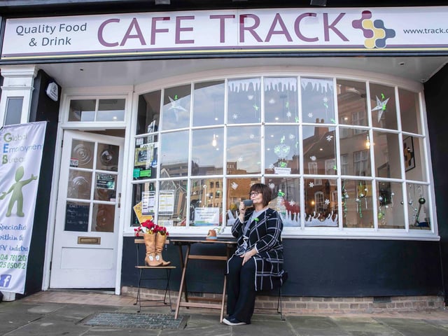 Sharon Measures at Cafe Track, Market Square
