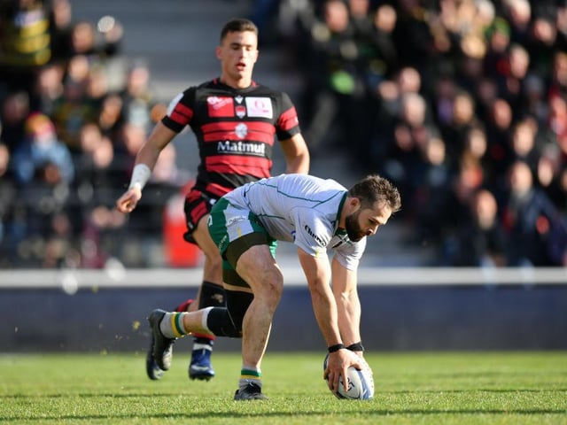 Cobus Reinach scores bis try