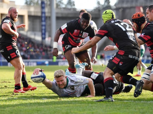 James Fish scores Saints' fifth try