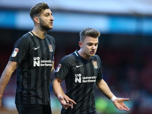 Played down the left, on the right and through the middle during his short time on the pitch. Couldn't stop the cross that led to the penalty... 6