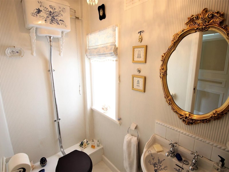 Even the smallest rooms are luxuriously decorated
