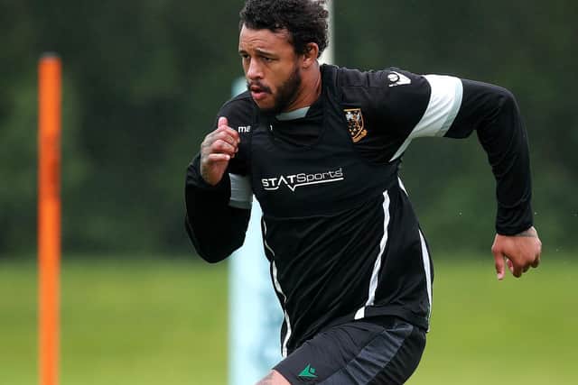 Courtney Lawes is staying at Saints