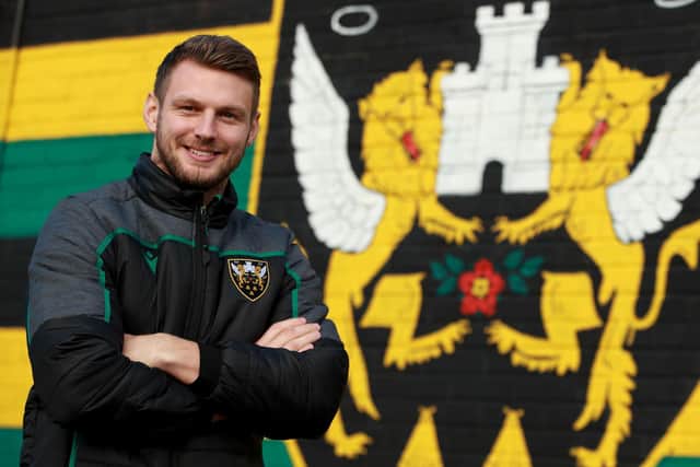 Dan Biggar is staying at Saints