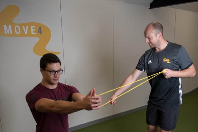 Lee Daggett of Move4Physio demonstrates a workout