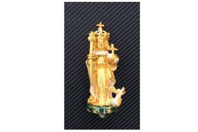Kevin Duckett found a jewel with his metal detector which is an exact match of the one recreated on Henry VIII's coronation crown replica in Hampton Court Palace