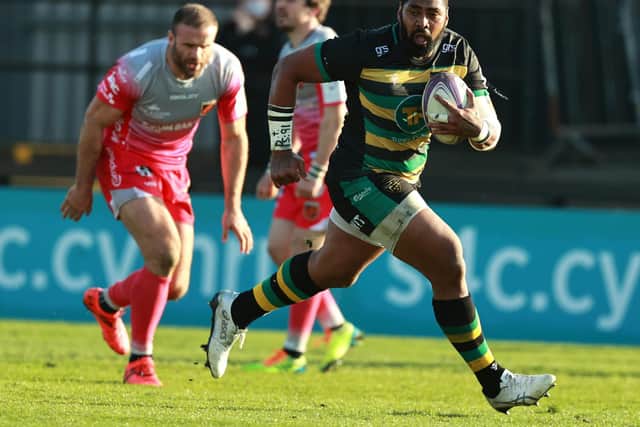 Taqele Naiyaravoro scored for Saints during the first half at Rodney Parade