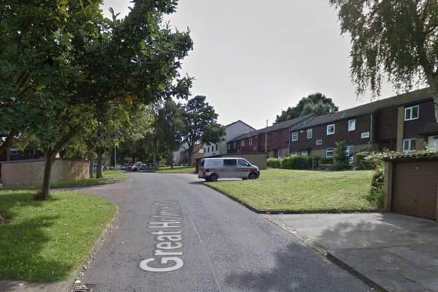 Three teenagers assaulted a man in Great Holme Court on Sunday afternoon