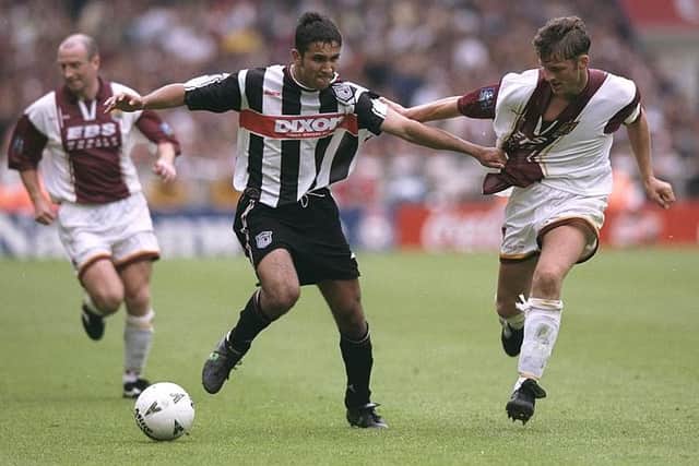Ray Warburton tussles with Grimsby's Jack Lester in the 1998 final