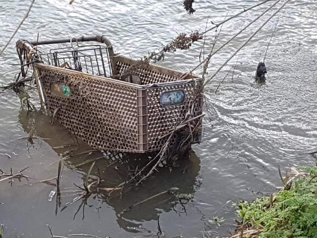 Volunteers collected 100 sacks of rubbish and more from the Grand Union Canal in Northampton.