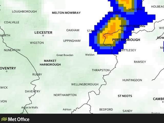 This is how the Met Office snow radar looks for 1am on Monday morning