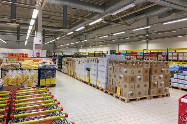Mere operates on a 'no service, no marketing' model with suppliers delivering pallets of goods straight to the store.