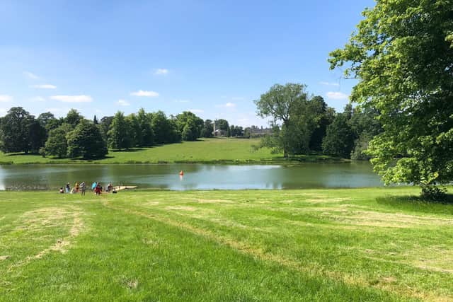 The walk from the car park to the pond provides excellent views.