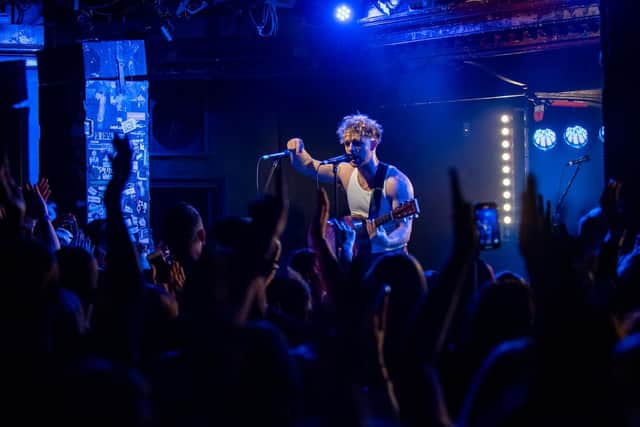 Tom Grennan on stage at Esquires. Photo by David Jackson.