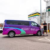 Online car marketplace, Cinch, gifts the Northampton Saints Foundation a minibus.