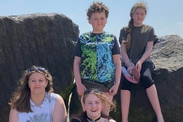 Lauren and Jen with siblings Stephen and Molly.