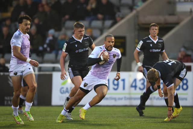 Courtnall Skosan scored to help put Saints 21-0 up against Newcastle