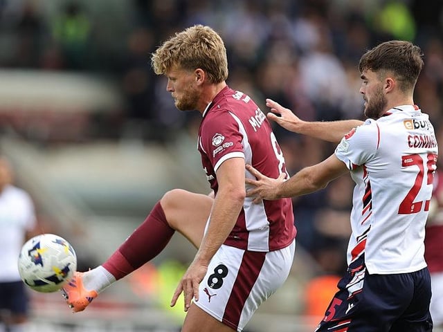 Performances like this have become his trademark over the last year or so. You just know what you're going to get from him week in, week out. He does his job out of possession, he buzzes about in good areas, he lands on second balls, and, most importantly, he pops up with vital goals. Really good leap and header to make all the all-important breakthrough... 8