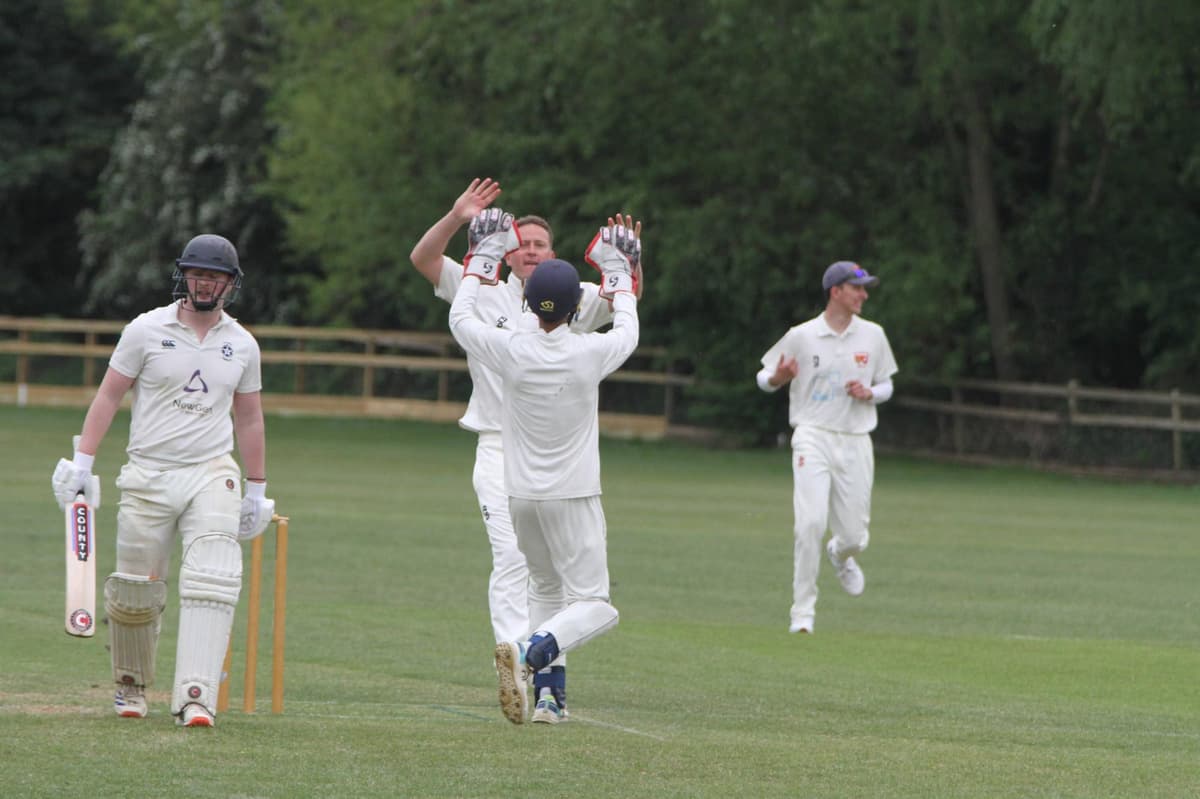 Cricket-Spezial: Hildreths Explosion stärkt Stony, Lees erzielt brillantes ...