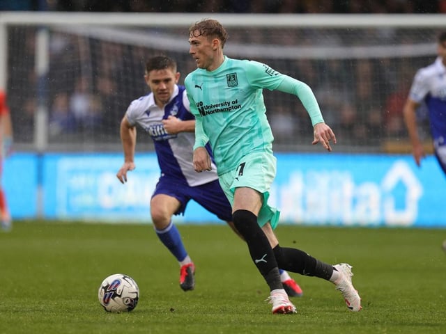 Picked up good positions between the lines in the opening 30 minutes but unable to find the final pass or shot. Fantastic delivery for Monthé to head in, his first official assist of the season... 6.5