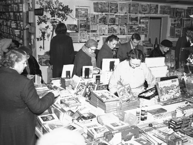 Christmas shopping, December 9, 1959