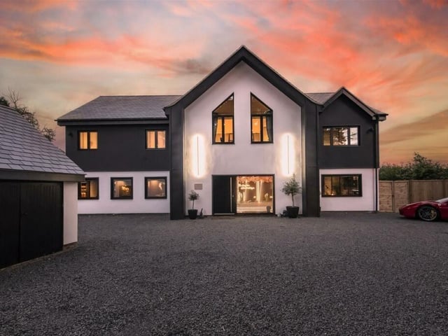 Richmond makes a stunning first impression, with a white and charcoal render and sweeping driveway