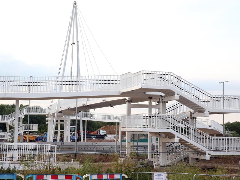 The new footbridge over the A45 to Rushden Lakes from Waitrose (July 2017)