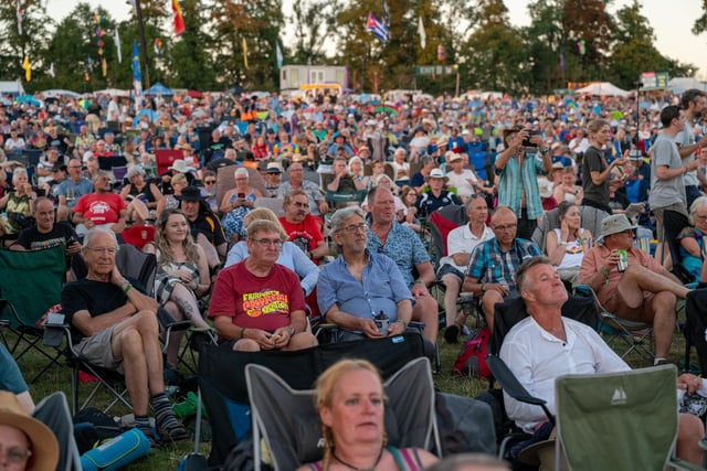Crowds at Fairport's Cropredy Convention