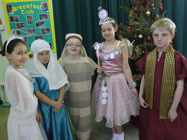 Lyncrest Primary School Years 1-6 Nativity dress rehearsal