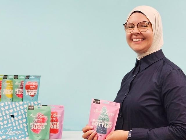 Greta McDonald is the founder of multi-award-winning vegan confectionery business Sweet Lounge, which was founded in Brixworth back in 2014. The founder has continued to scoop prestigious awards and put Northampton on the map in the business world, particularly when it comes to sustainability. After being named ‘Sustainability Director of the Year’ a couple of months ago, it is clear that Greta is leading the way to a greener future. Sweet Lounge has already eliminated single-use plastics in its kitchens and is the only sweet brand in retail that has compostable packaging.