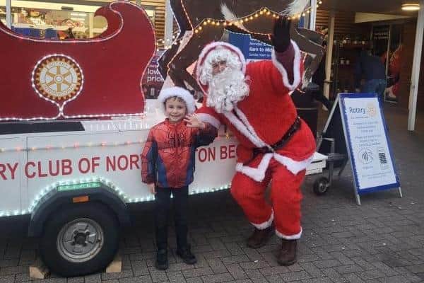 The static display of the sleigh, complete with Santa, music and helpers, was also outside Tesco in Mereway everyday from December 15 to 21.