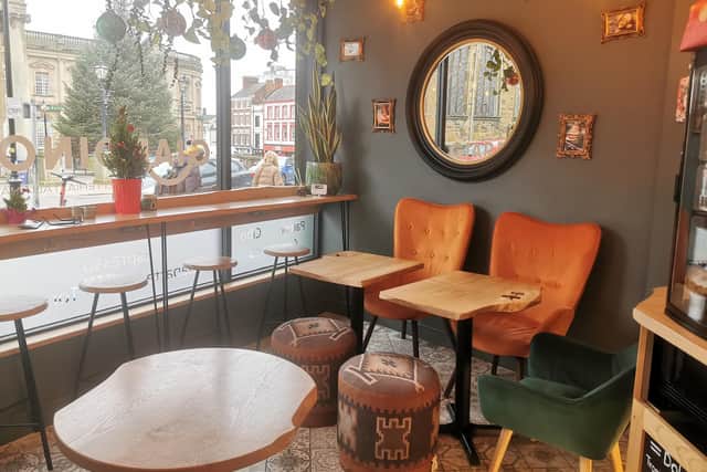 Reviewers have described the cafe as 'authentically Italian,' 'a hidden gem,' and 'a delightful escape from the hustle and bustle of the town.