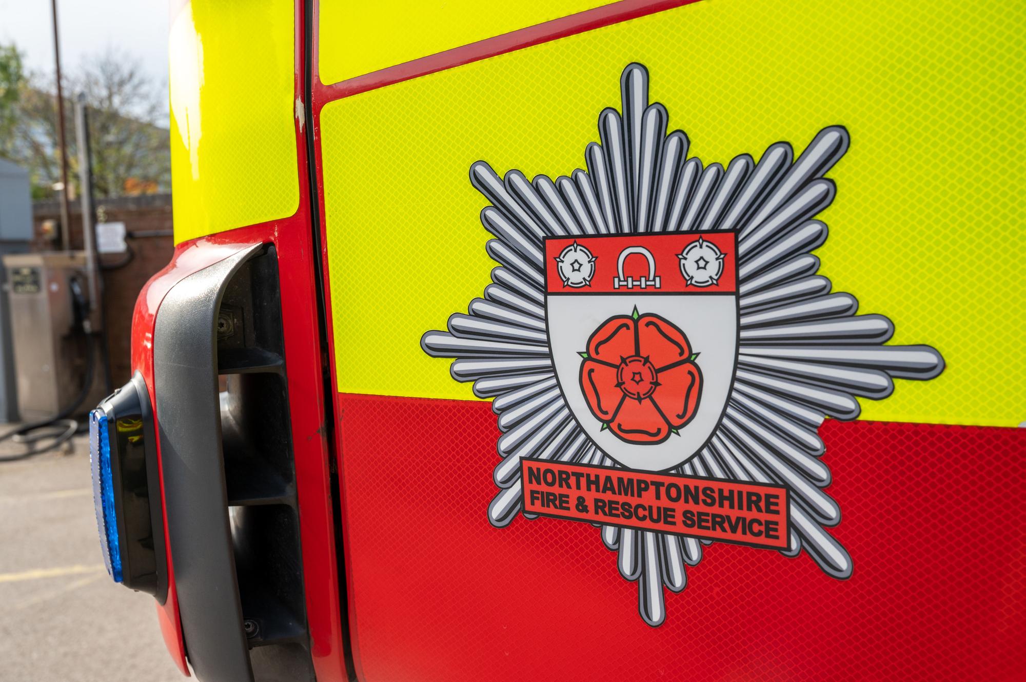 Residents warned to keep windows and doors shut as muck heap fire on ...