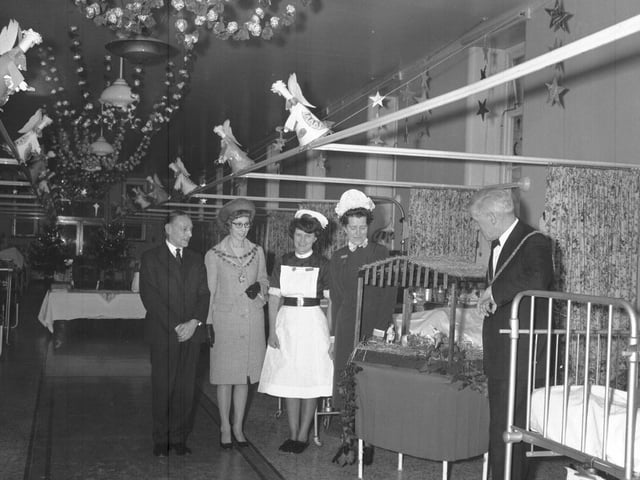 Mayor and Mayoress visit children at Northampton General Hospital, December 25, 1967