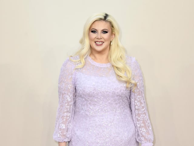 Louise Pentland, born April 1985, went to Northampton High School before going on to be an internationally renowned beauty, motherhood and lifestyle blogger millions of subscribers across a number of channels.